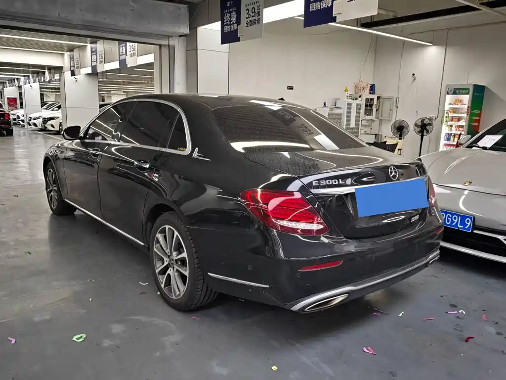 Mercedes-Benz E-Class — миниатюра 14
