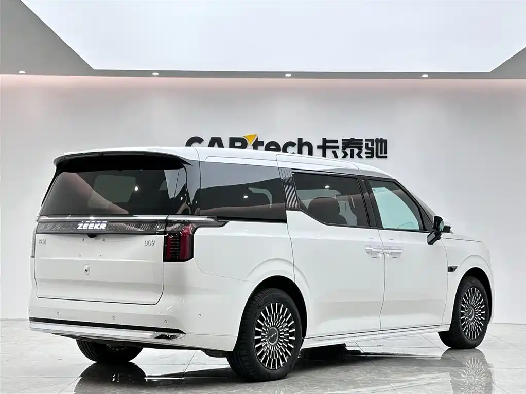 Zeekr 009 2024 мест 108kWh
