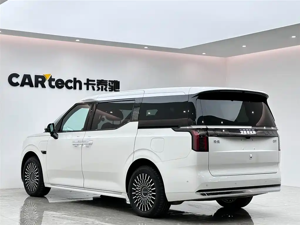Zeekr 009 2024 мест 108kWh