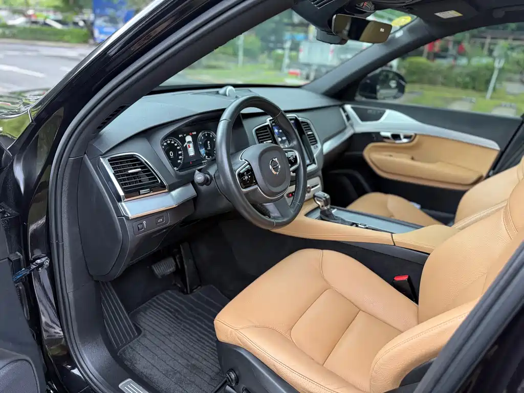 Volvo XC90 — миниатюра 13