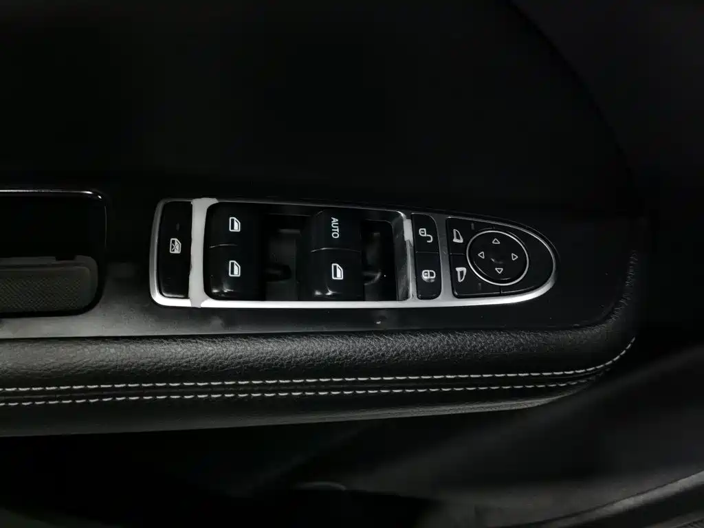 BYD MAX — миниатюра 9