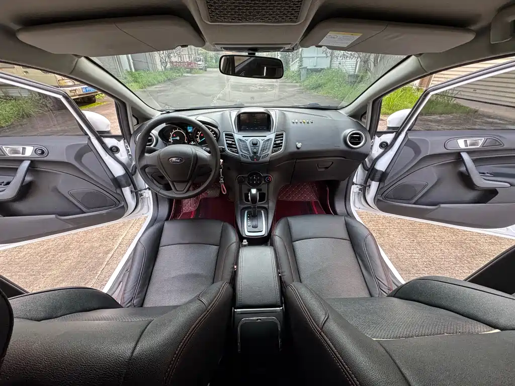 Ford Fiesta Hatchback 1.5L Auto Fashion Type, фото 9