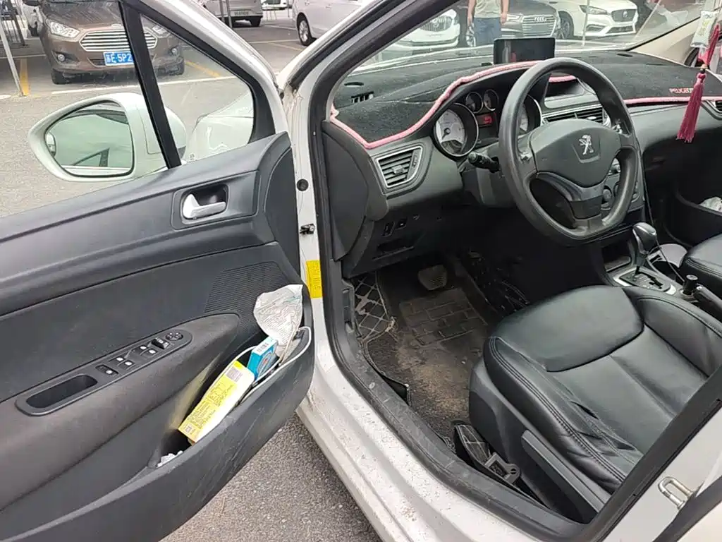 Peugeot 308 — миниатюра 16