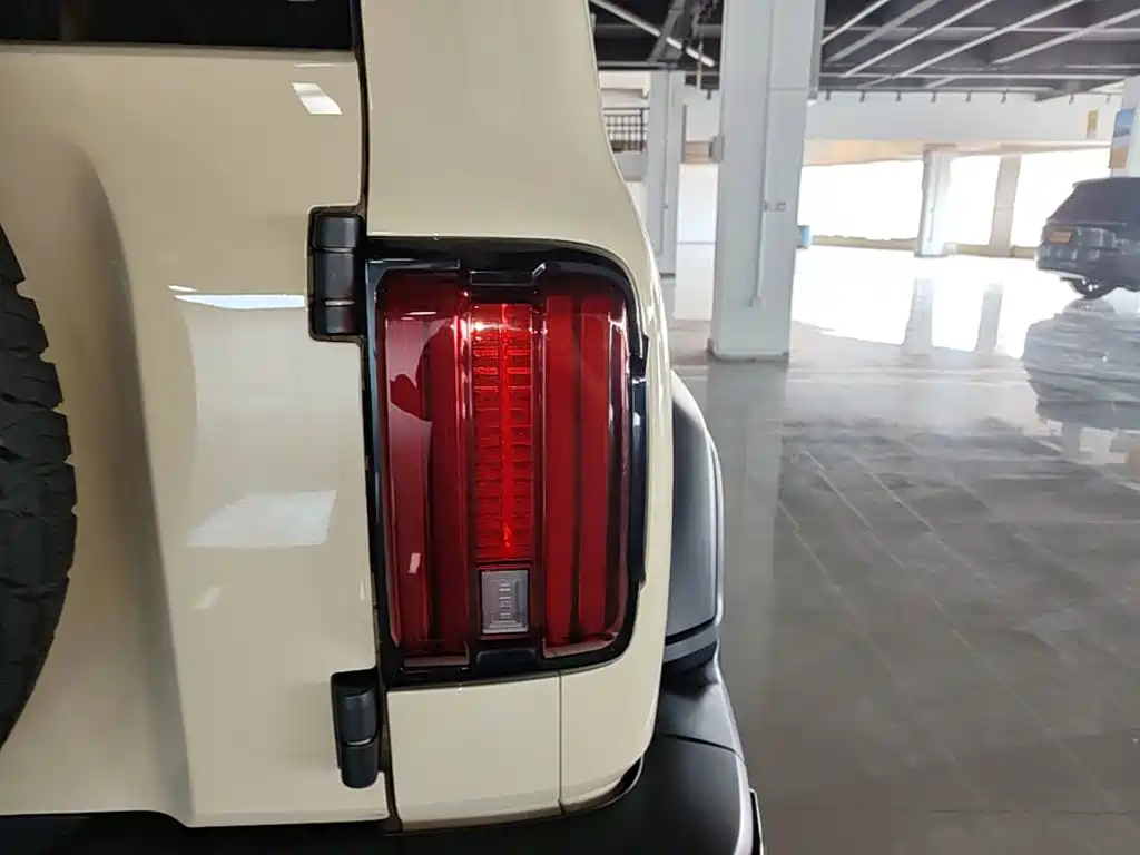 Tank 300 2025 Hi4-T 37.1kWh