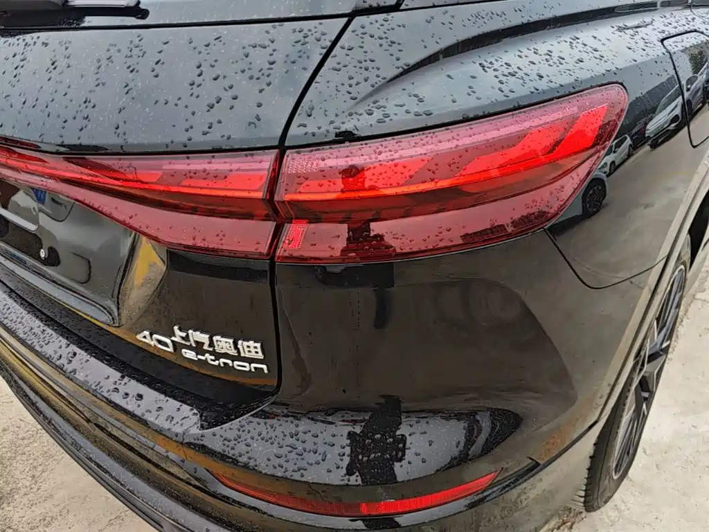 Audi Q5 e-tron — миниатюра 8