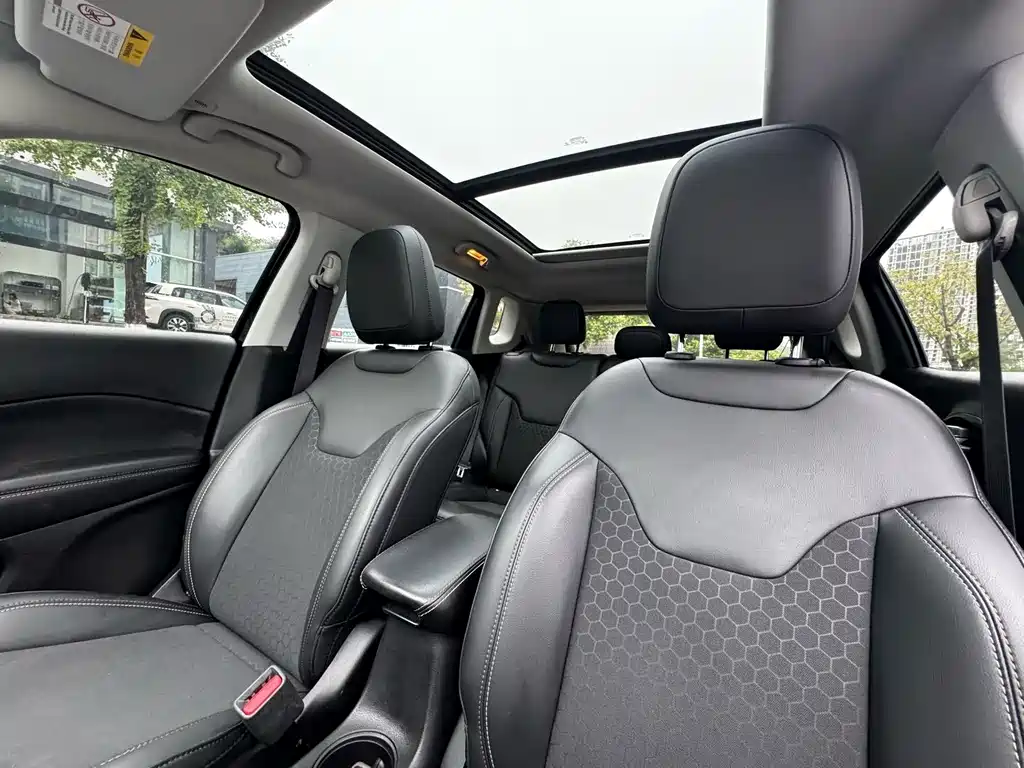 Jeep Compass — миниатюра 8