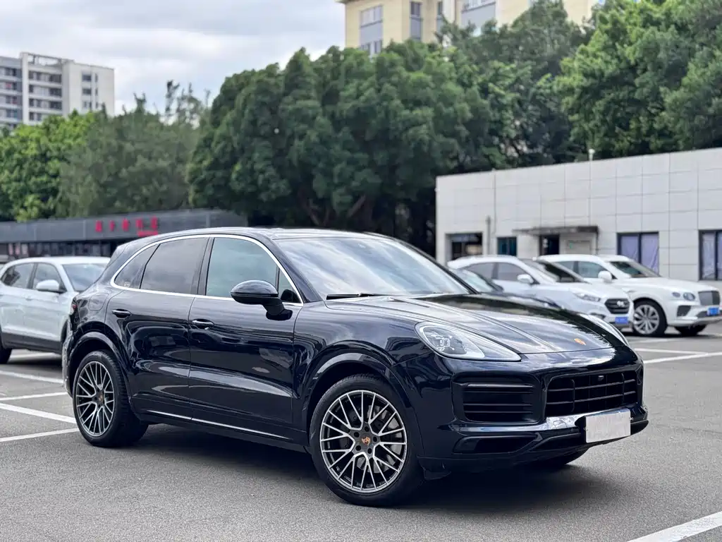 PORSCHE CAYENNE