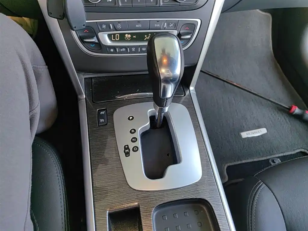 Renault Latitude — миниатюра 14
