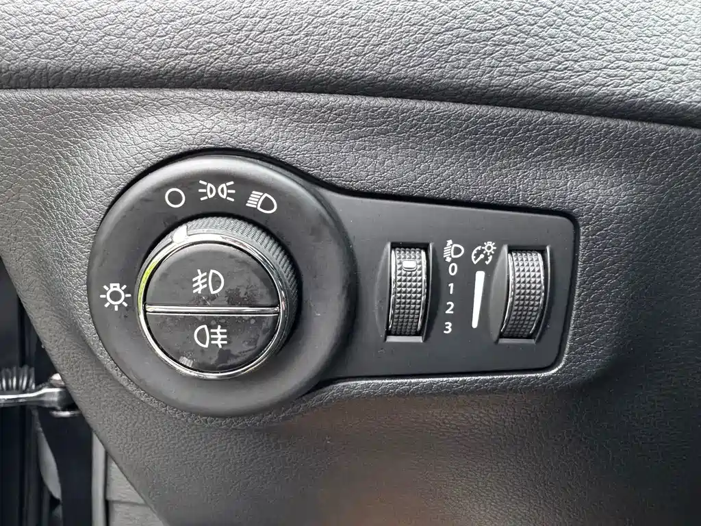 Jeep Compass — миниатюра 15
