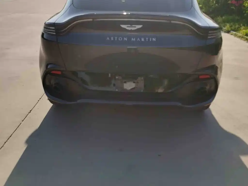 Aston Martin DBX 2021 4.0T V8
