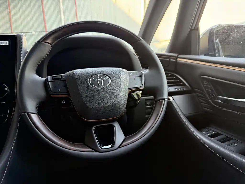Toyota Alphard 2025 2.5L Luxury