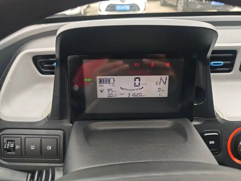 Wuling MINIEV — миниатюра 12