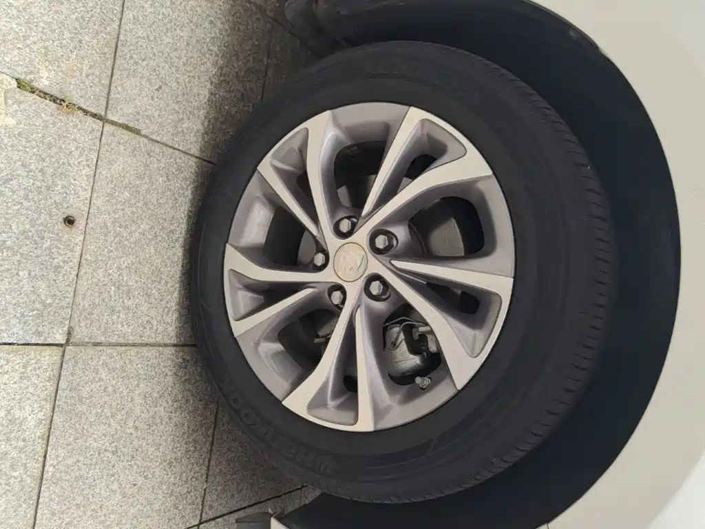 Buick Verano — миниатюра 23