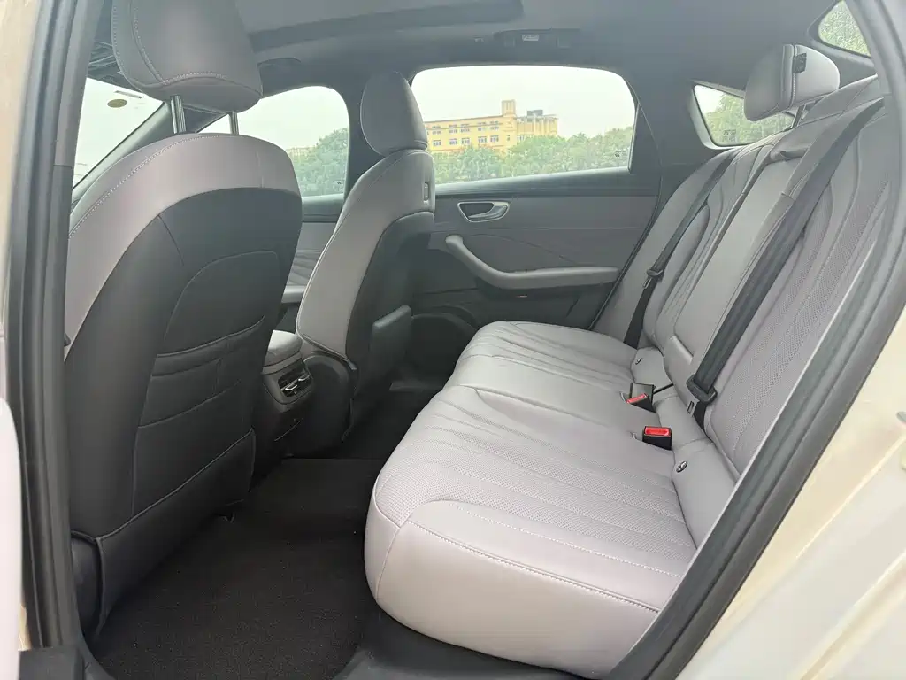 Roewe M7 DMH — миниатюра 6