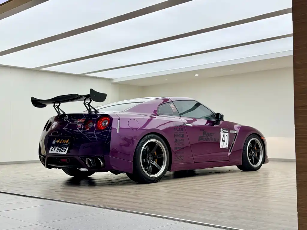 Nissan GT-R 3.8T Premium Edition, фото 3
