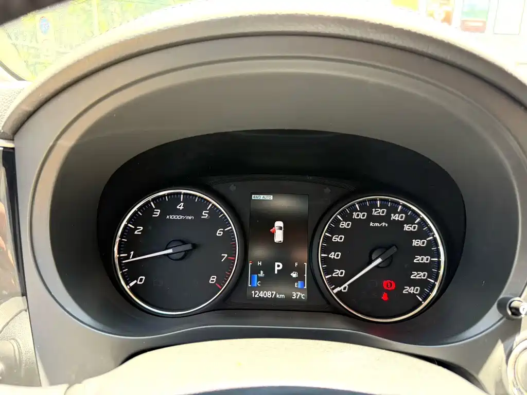 Mitsubishi Outlander — миниатюра 12