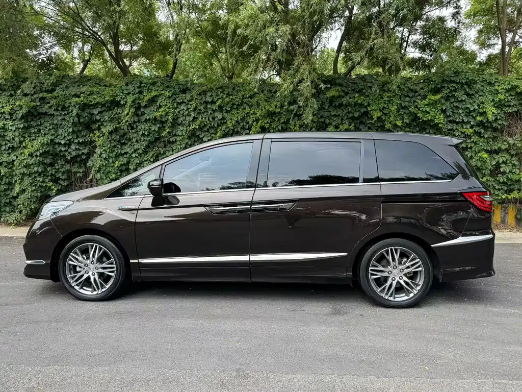 Honda Elysion 2019 2.0L Luxury