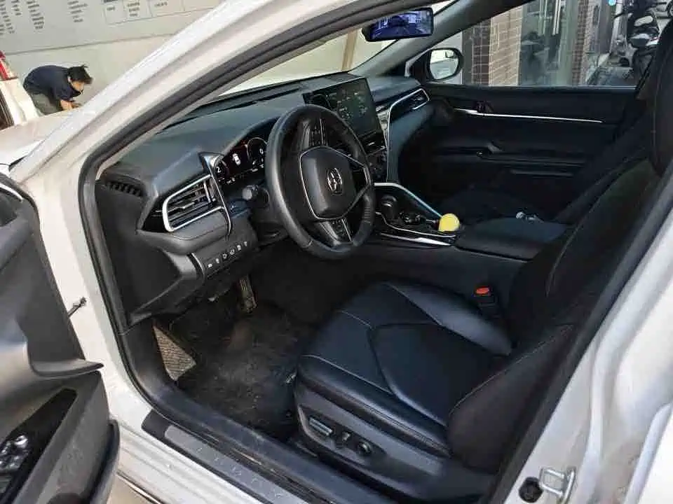 Toyota Camry — миниатюра 5