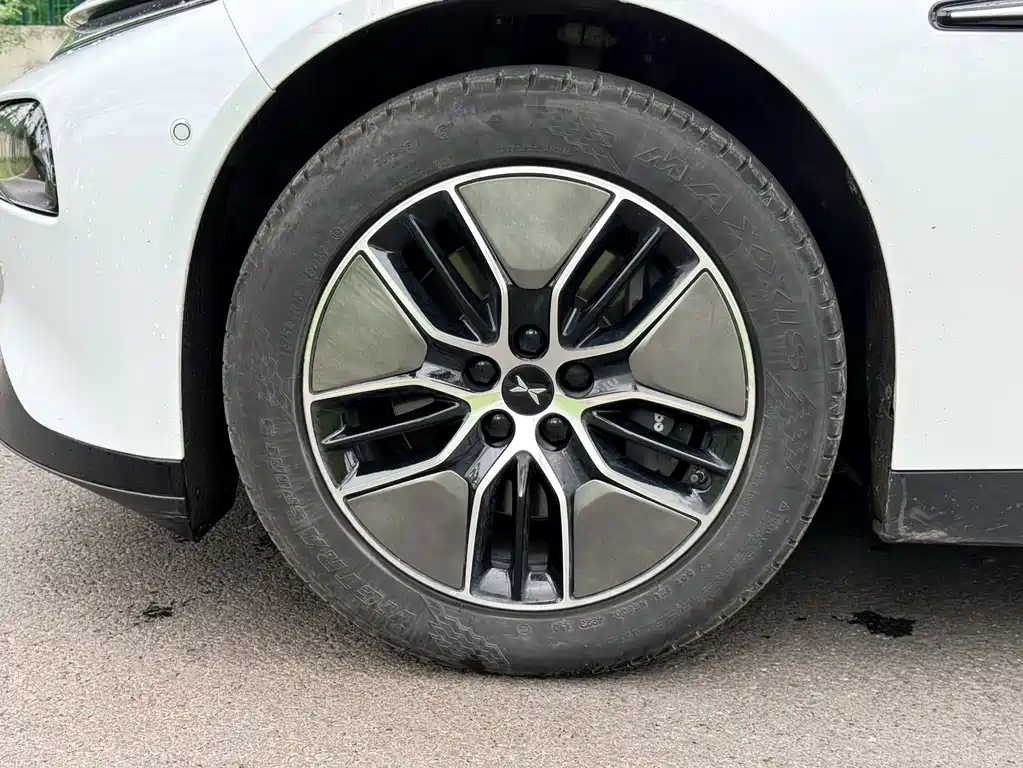 XPeng P7 — миниатюра 8