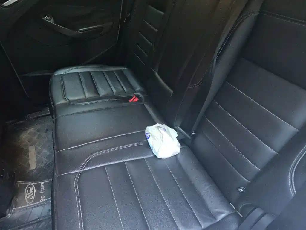 Ford Kuga — миниатюра 13