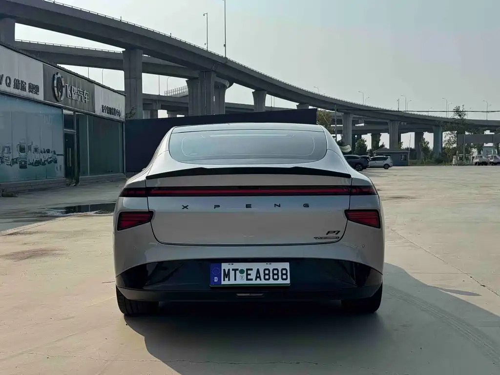 XPeng P7 — миниатюра 4