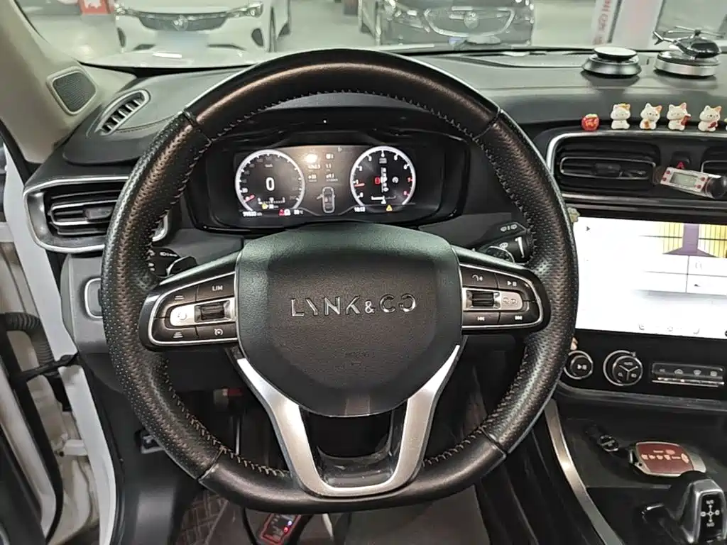 Lynk & Co 01 — миниатюра 11