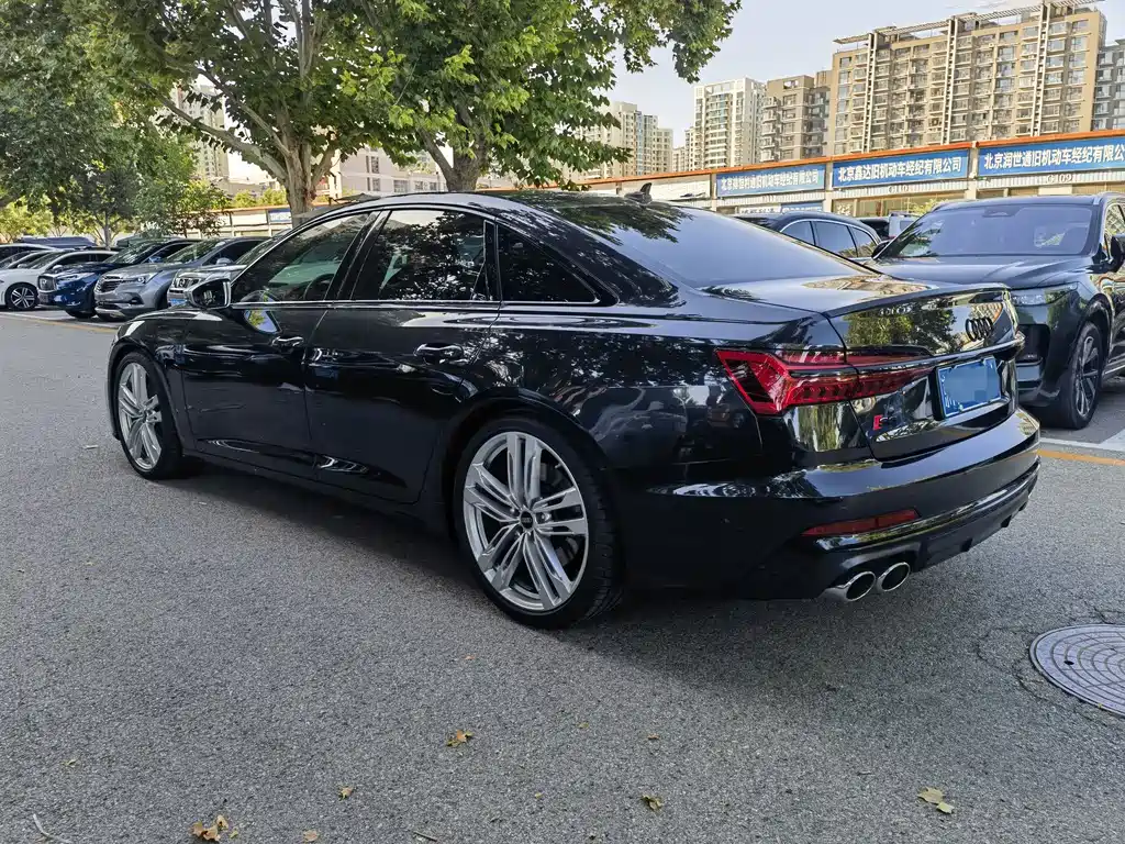 AUDI S6