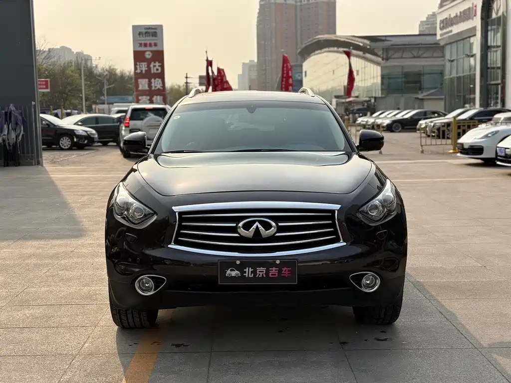 Infiniti QX70 3.7L Standard Edition, фото 2