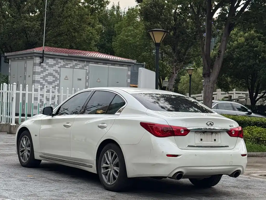 Infiniti Q50L 2016 2.0T Sport
