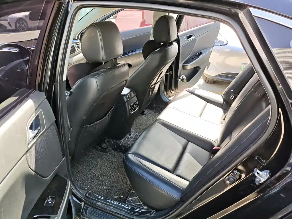 Hyundai Mistra 2016 1.8L AT Luxury DLX