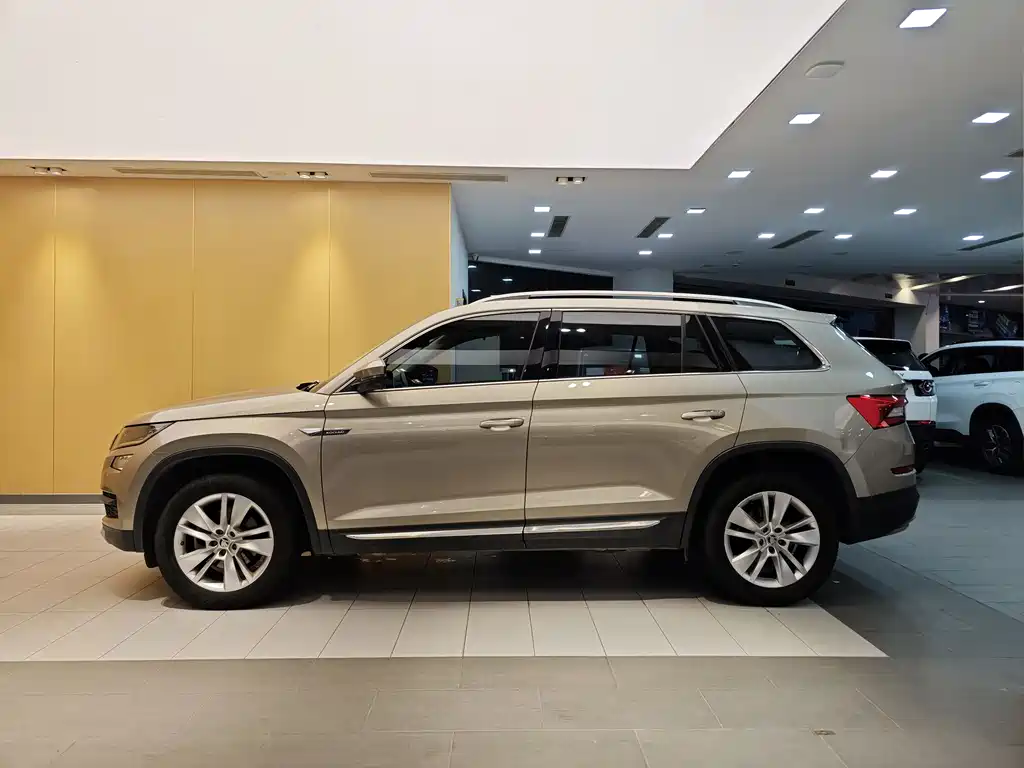 Skoda Kodiaq 2017 TSI330 7 мест Luxury