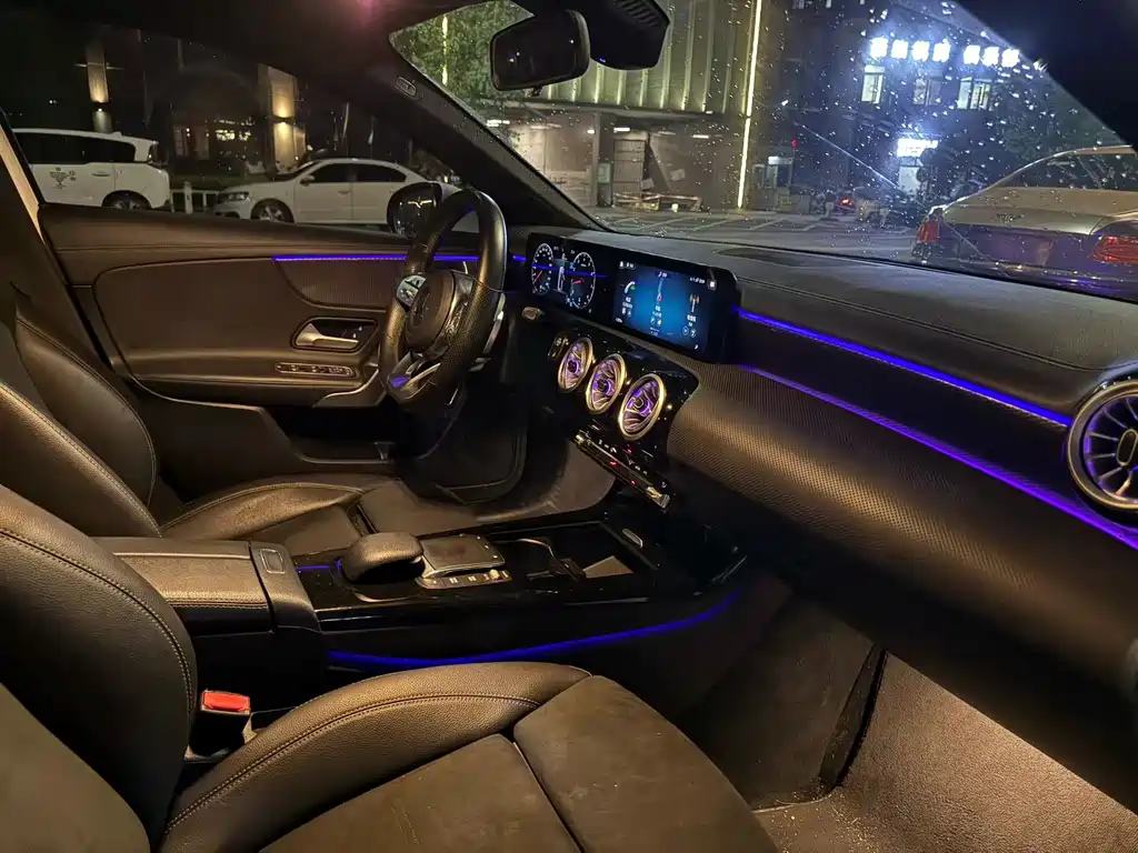 Mercedes-Benz A-Class — миниатюра 7