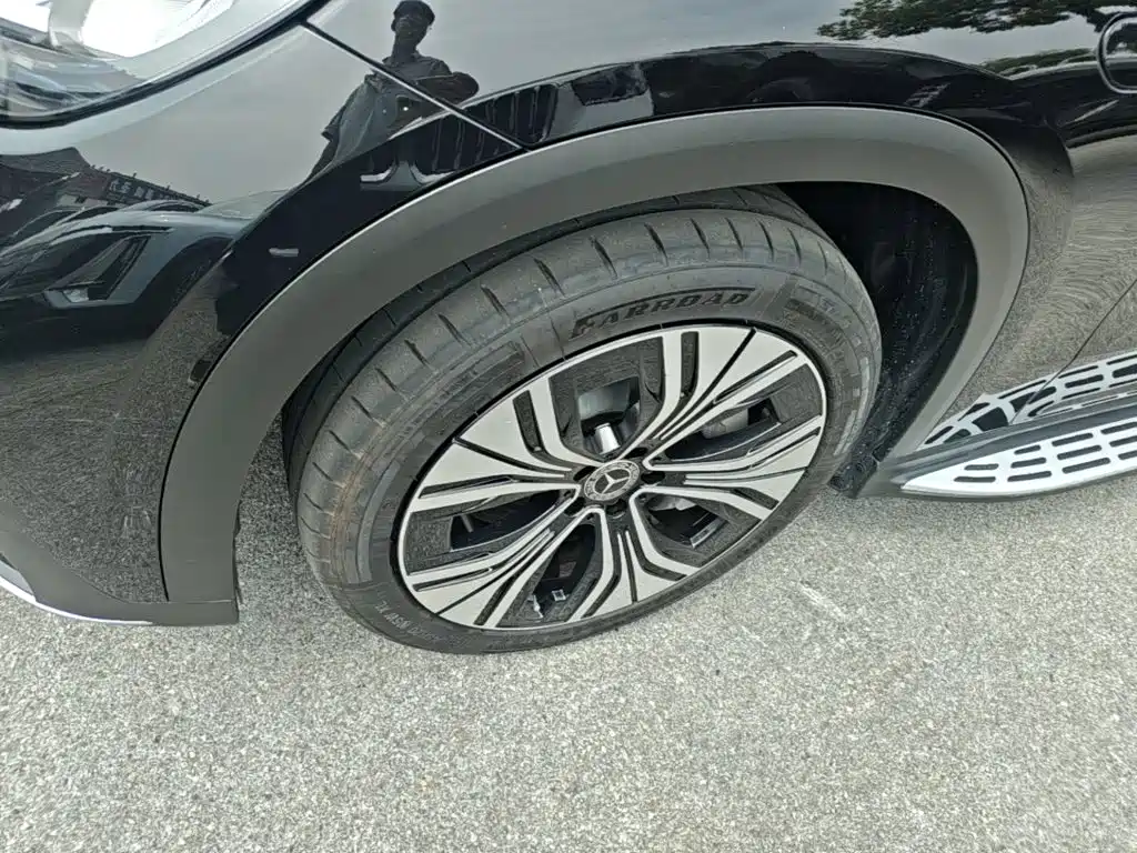 Mercedes-Benz EQE SUV — миниатюра 23