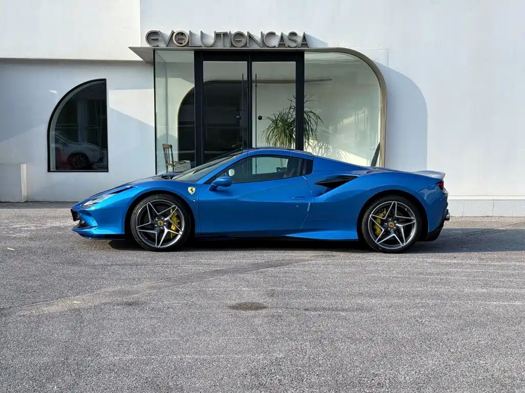 Ferrari F8 — миниатюра 6