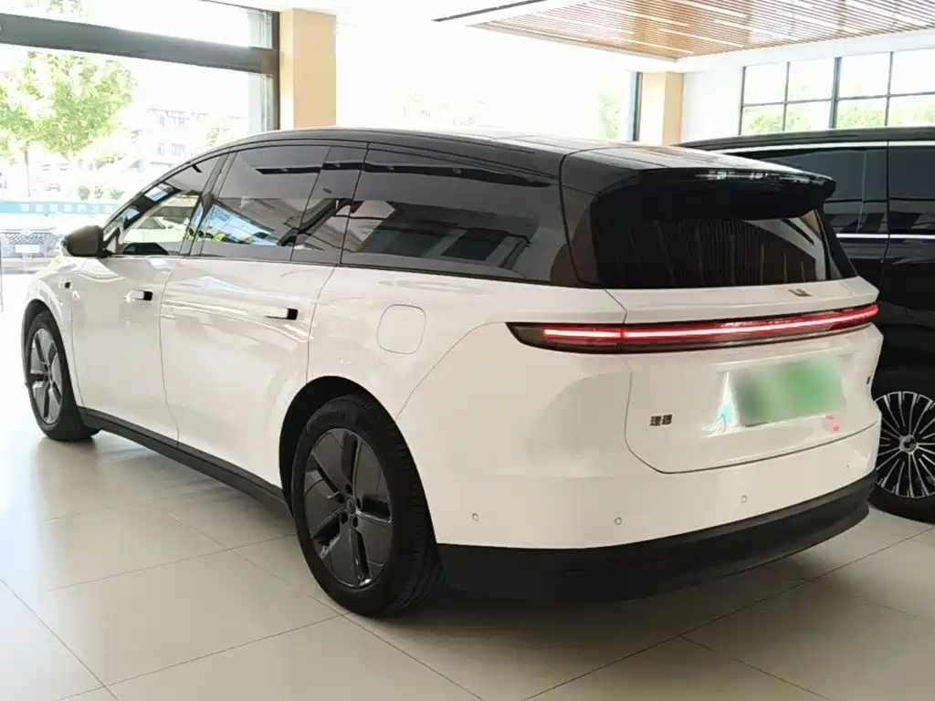 Li Auto i8 2025 Standard