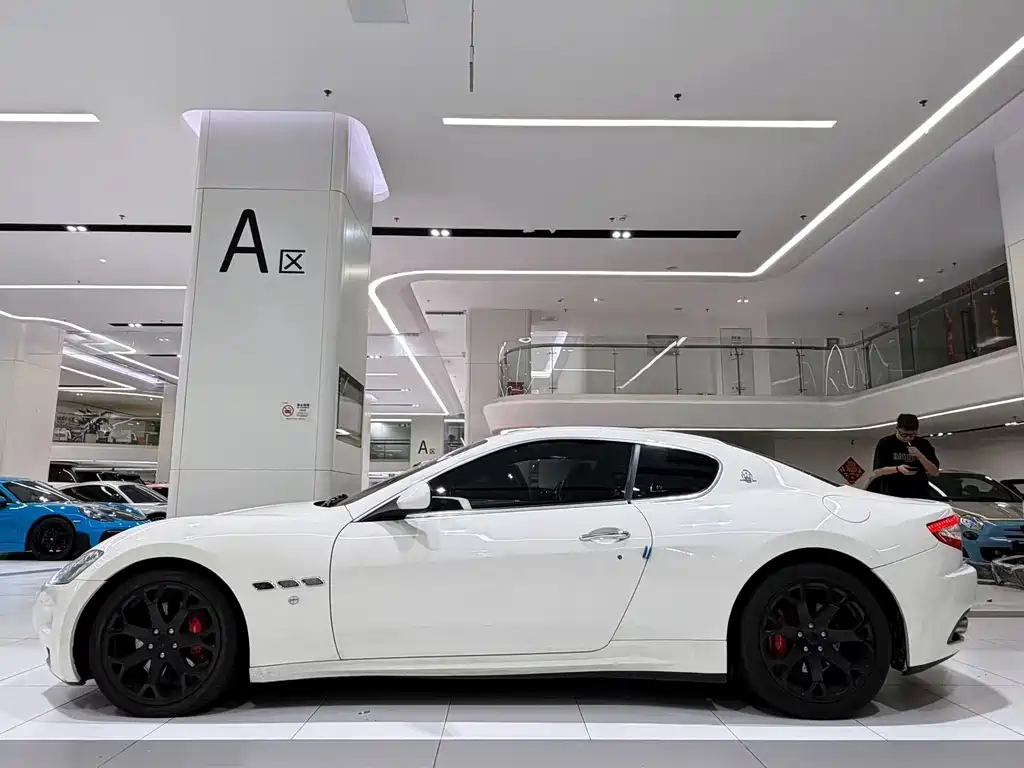 Maserati GranTurismo 2016 4.2L AT