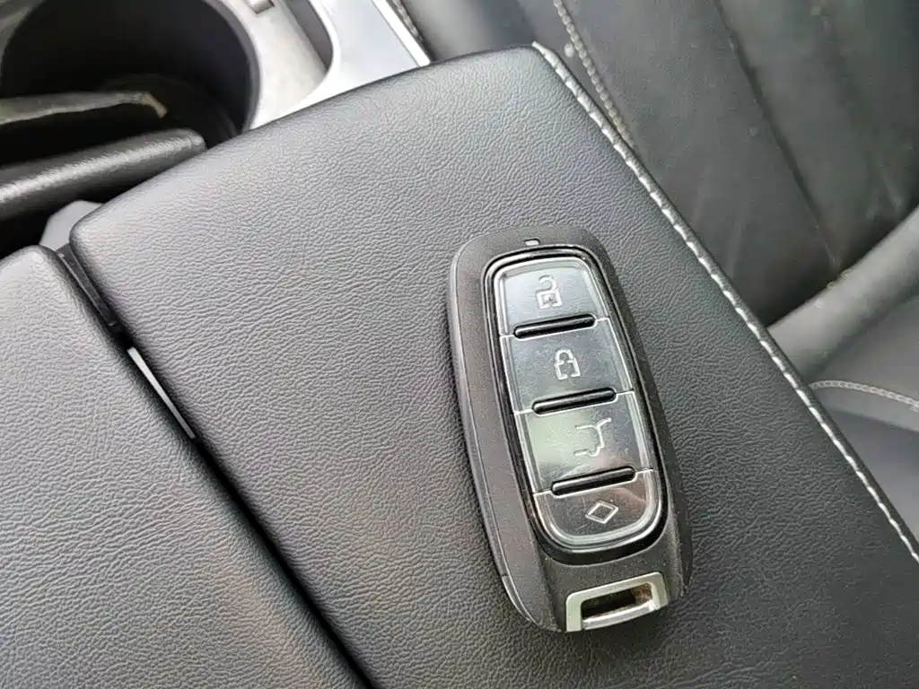 Roewe MARVEL X — миниатюра 9