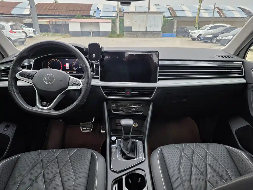 Volkswagen Tiguan L — миниатюра 6