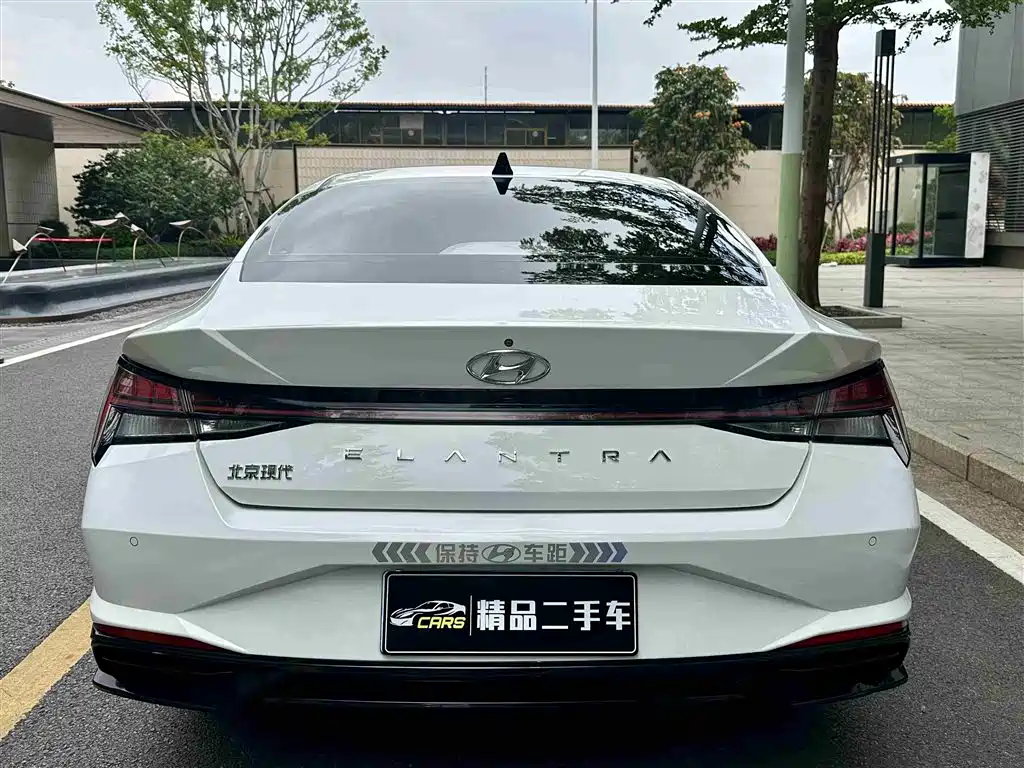Hyundai Elantra 2021 1.5L CVT LUX Luxury