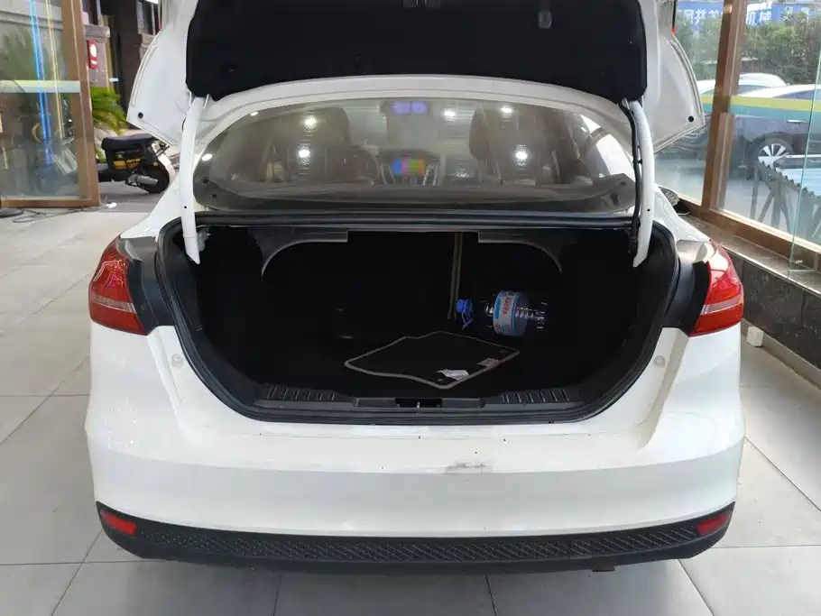 Ford Focus — миниатюра 4
