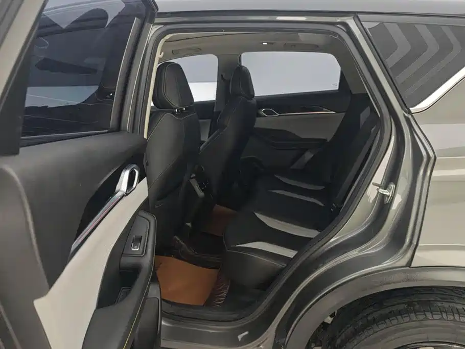 Geely Binyue — миниатюра 11