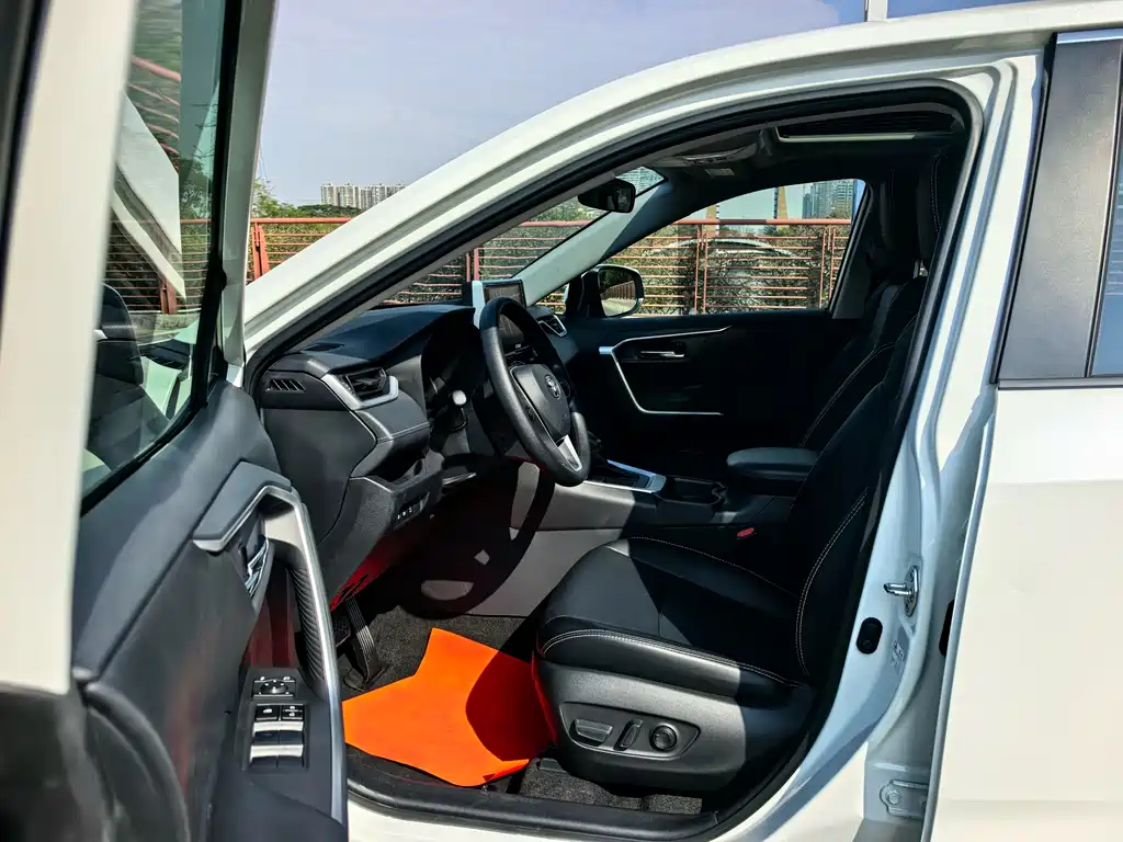 TOYOTA RAV4 RONGFANG