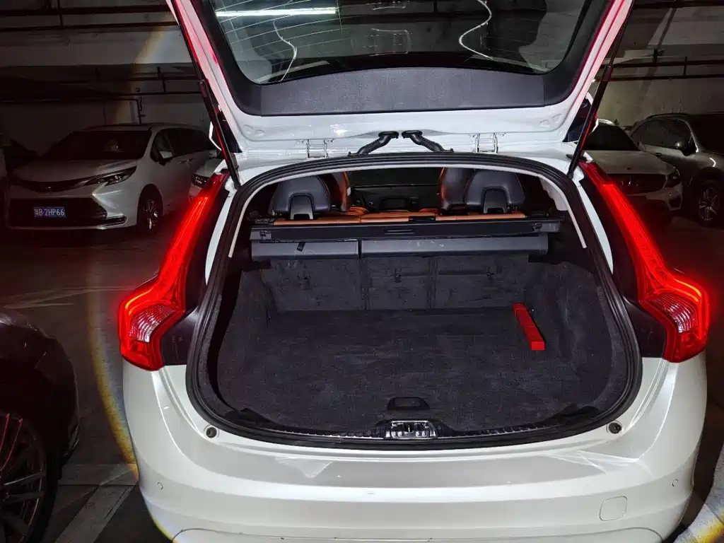 Volvo V60 — миниатюра 9
