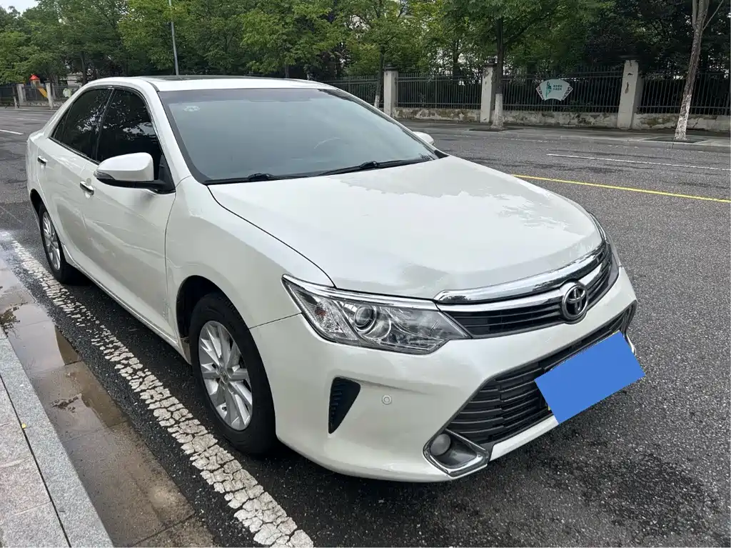 Toyota Camry — миниатюра 3