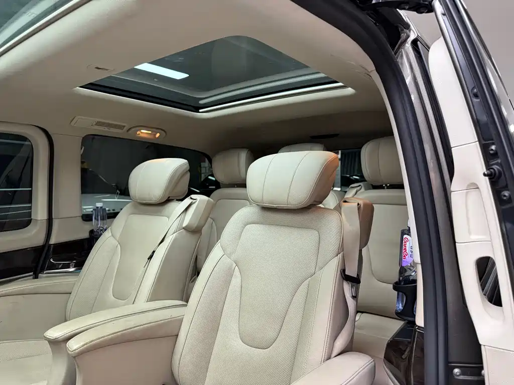 MERCEDES-BENZ V CLASS