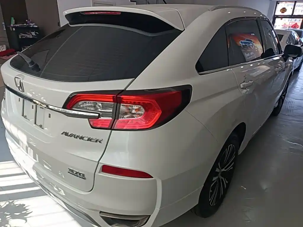 Honda Avancier — миниатюра 7