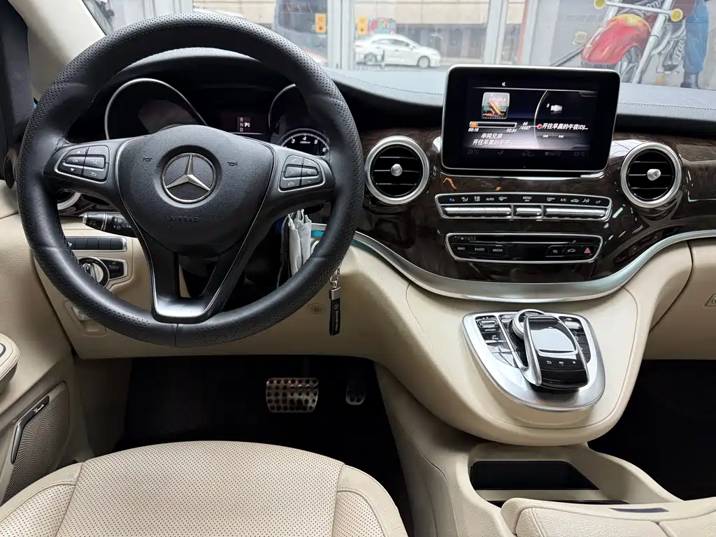 MERCEDES-BENZ V CLASS