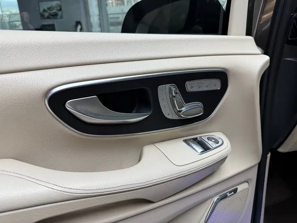 MERCEDES-BENZ V CLASS