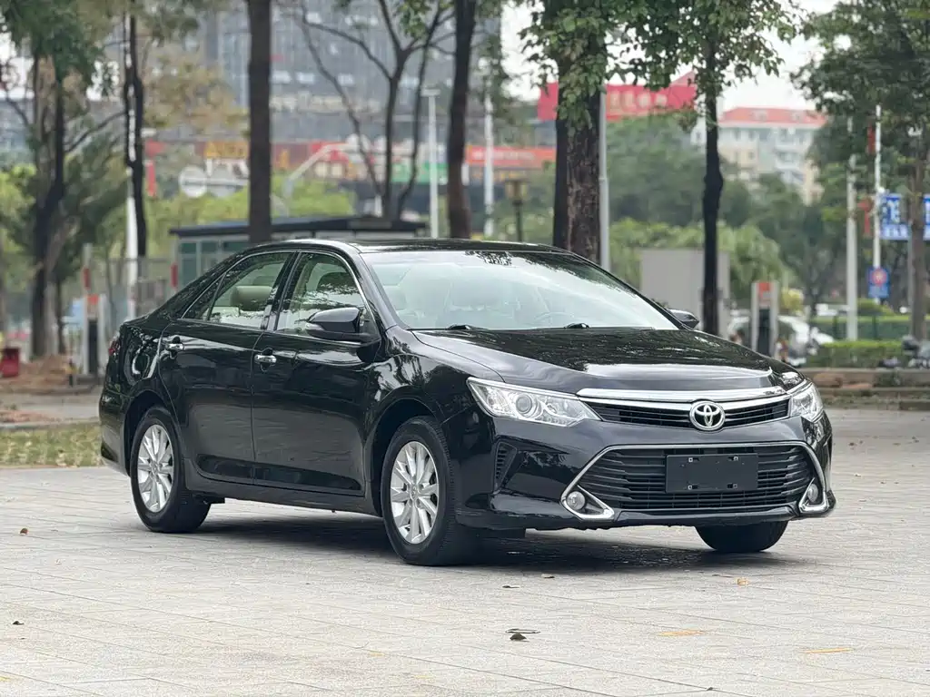 Toyota Camry — миниатюра 3