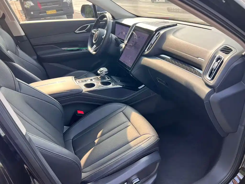 Hongqi Hongqi HS3 PHEV — миниатюра 6